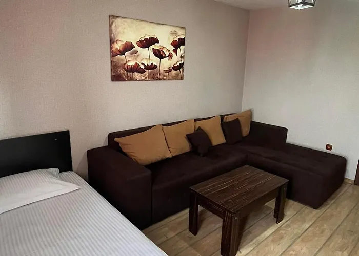 Family Hotel Emaly 2
